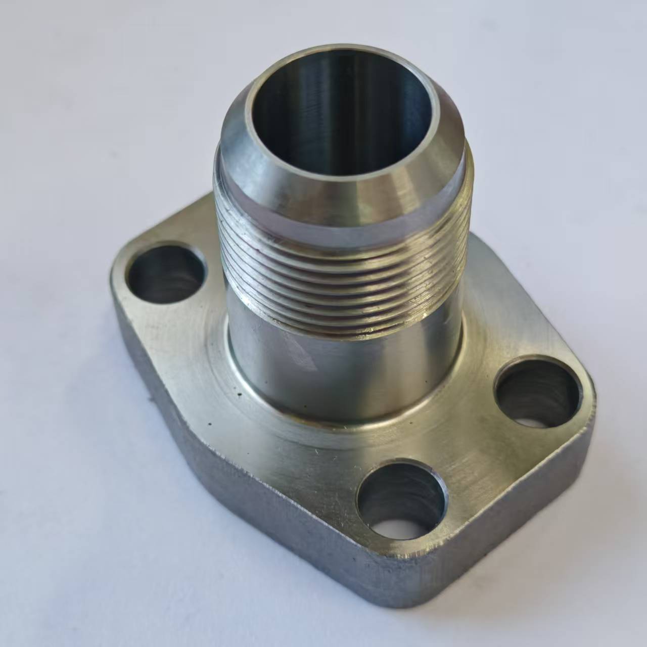 SAE法兰凸台EO 24°锥密封